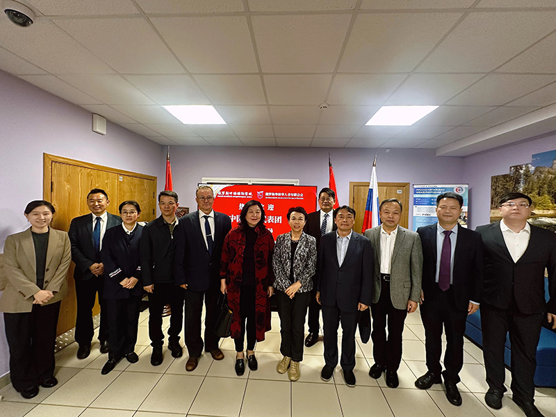 中國僑聯副主席程紅率團訪問俄羅斯，走訪調研僑團與華校